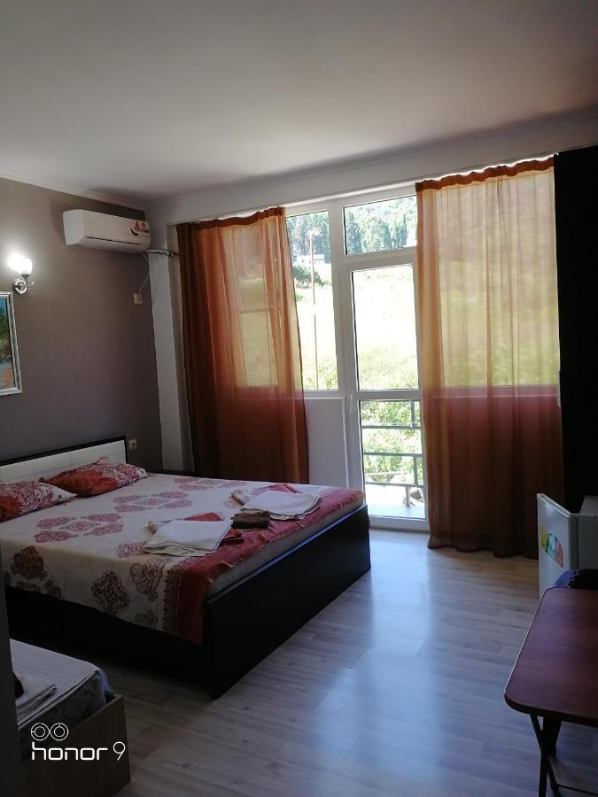 Mira Hotel New Athos Ngoại thất bức ảnh